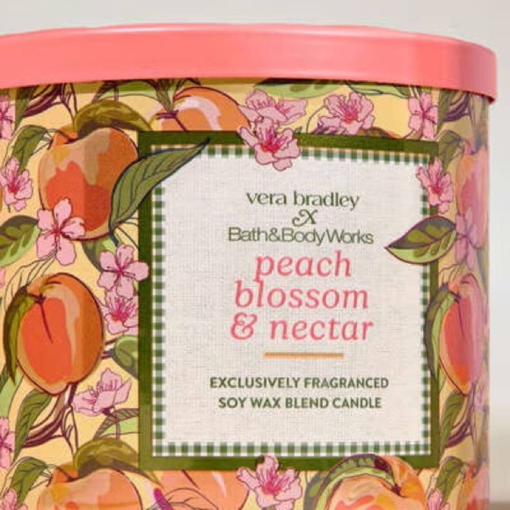 Bath and Bodyworks Vera Bradley Peach Blossom & Nectar Scented Candle 3 wick New - Picture 2 of 2